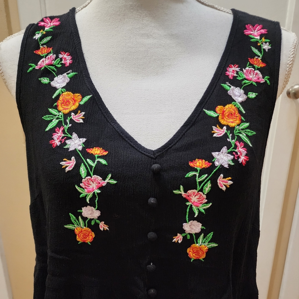SHEIN Women's Floral Embroidery Ruffle Hem Tank Top NWOT - Picture 5 of 12